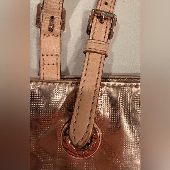 Michael Kors | monogram metallic tote bag. - Picture 4 of 16